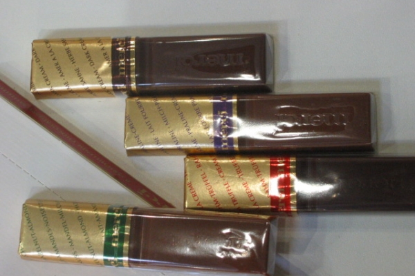 chocolates37D044F80E-A12D-A23A-281B-8ACCB839AAAF.jpg